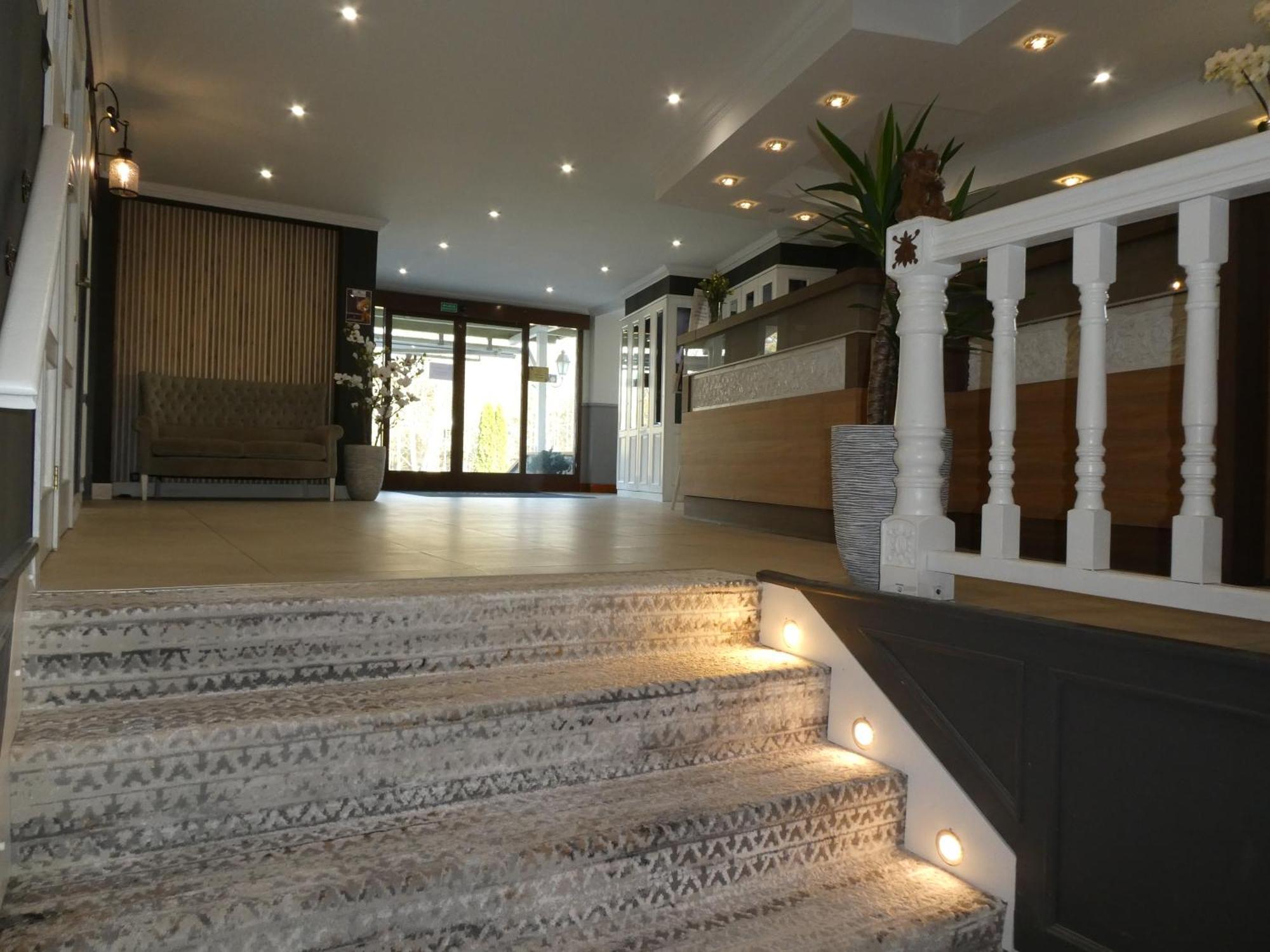Hotel Niedzwiadek Wdzydze Kiszewskie Bagian luar foto