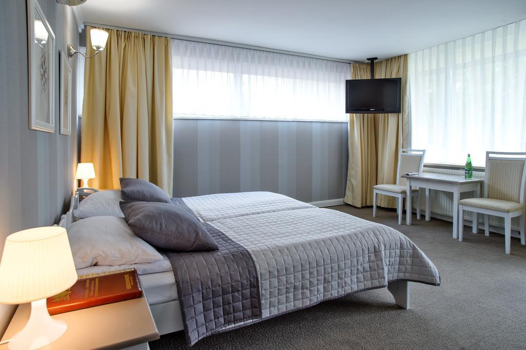 Hotel Niedzwiadek Wdzydze Kiszewskie Bagian luar foto