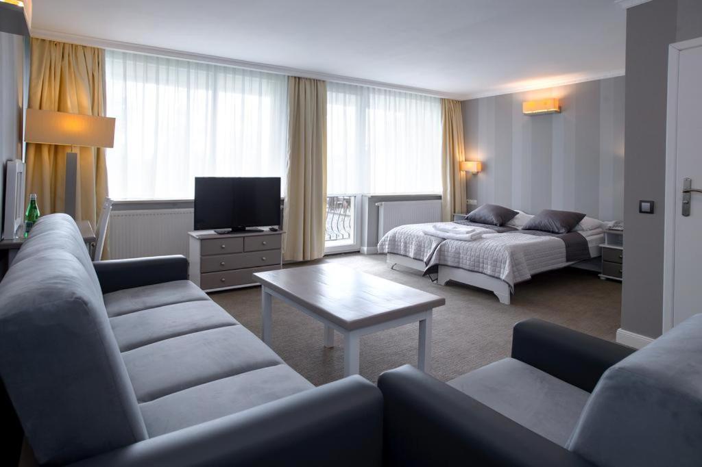 Hotel Niedzwiadek Wdzydze Kiszewskie Bagian luar foto